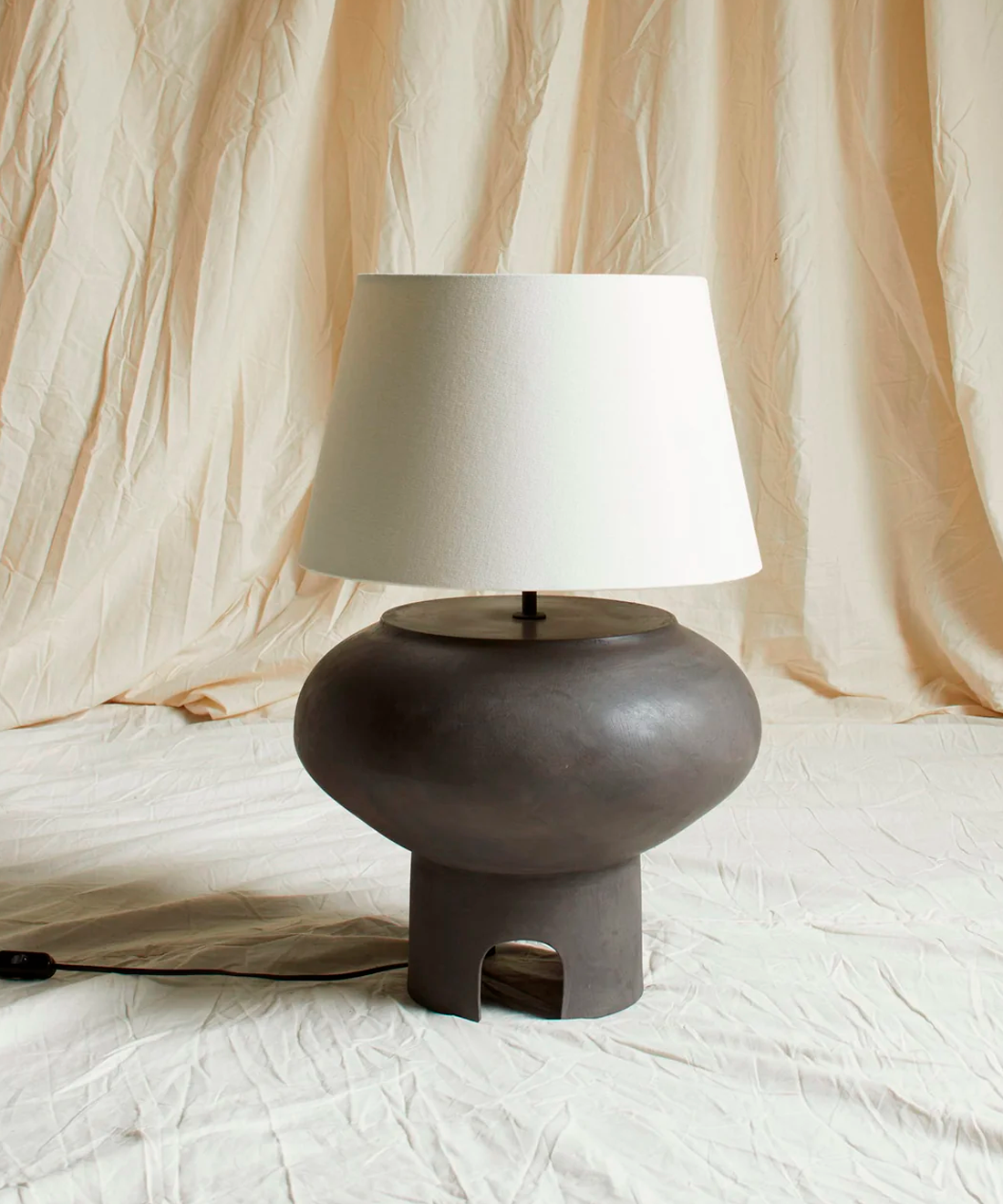 Arch Table Lamp in Black