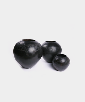 Zulu Drinking Clay Pots in Black