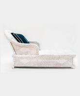 Lounger in White