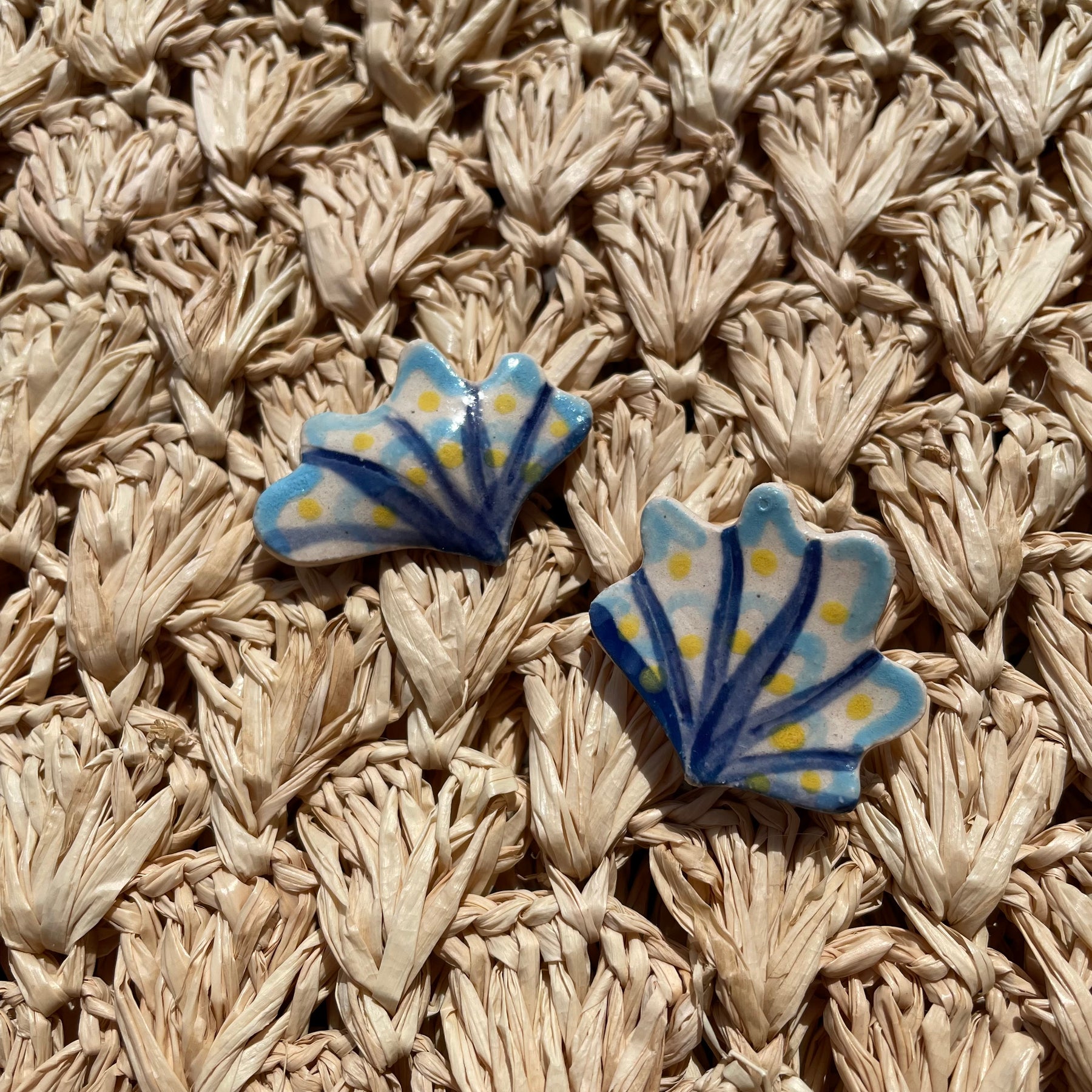 Ceramic Shell Stud Earrings - 8